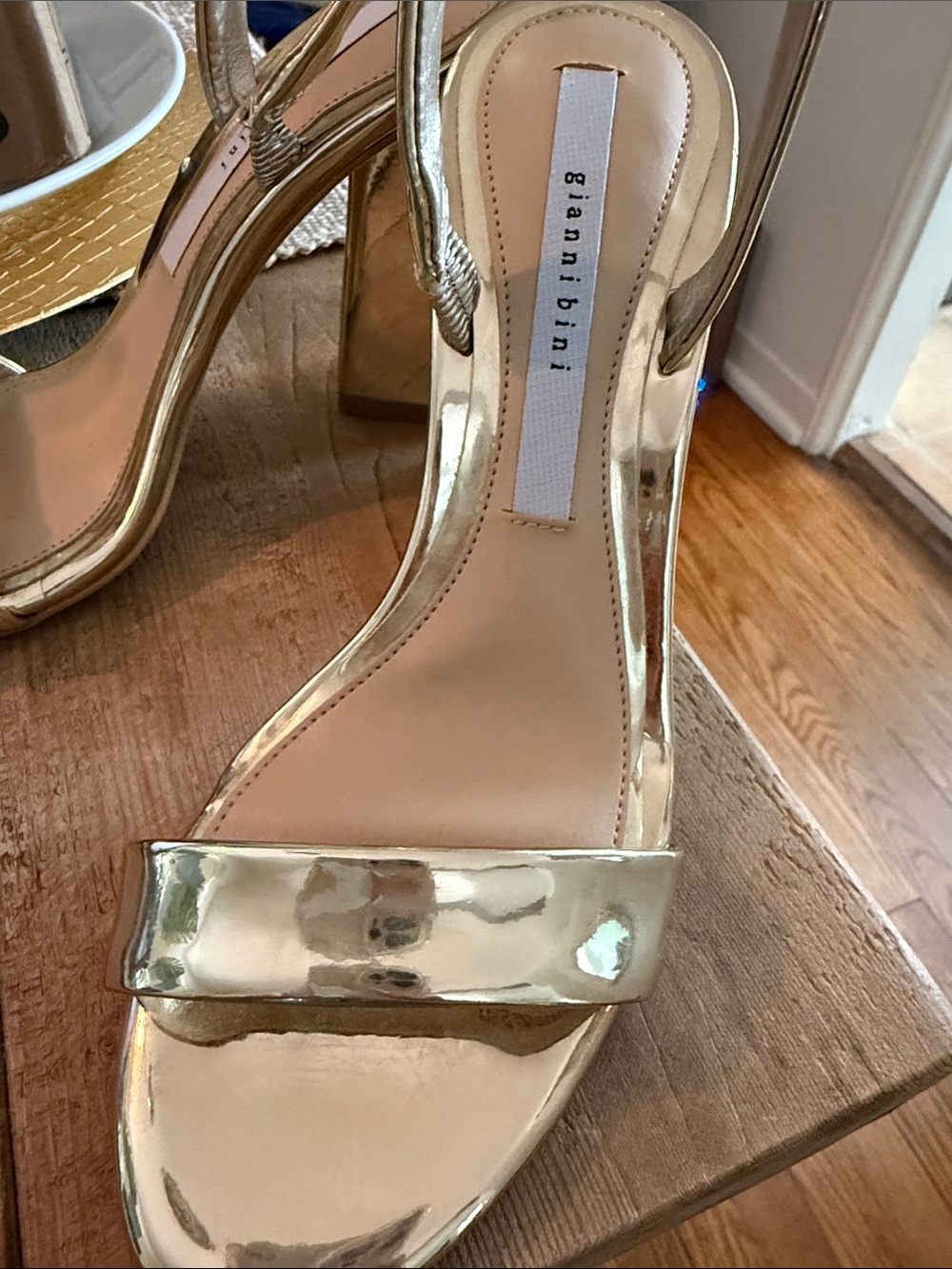 NEVER WORN Gianni Bini Women's Gold Heels